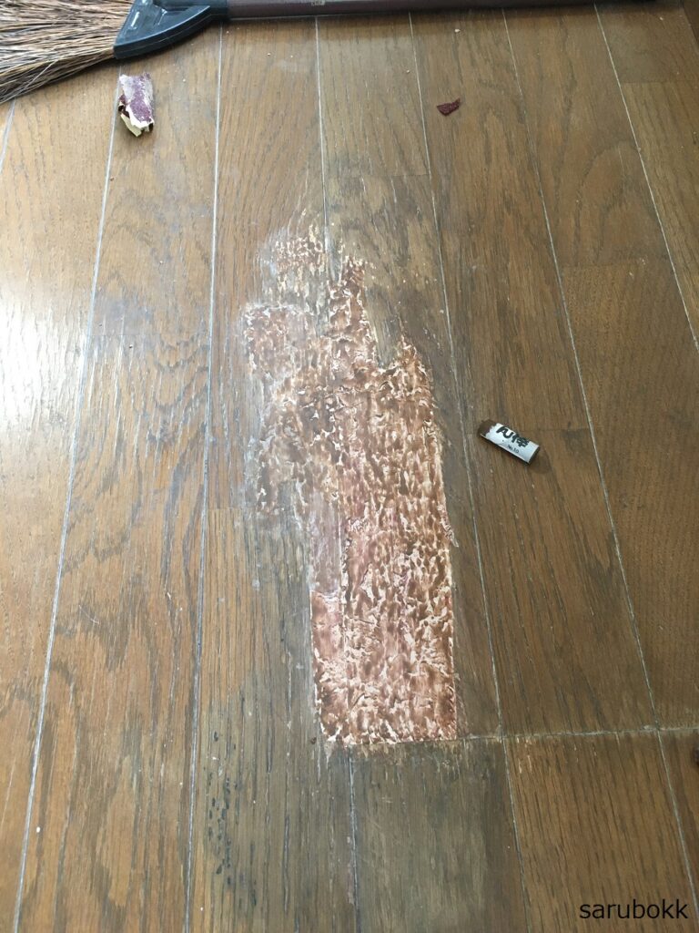 フローリングの大きなキズを 補修材を使ってｄｉｙ ｓａｒｕｂｏｋｋ サルボック